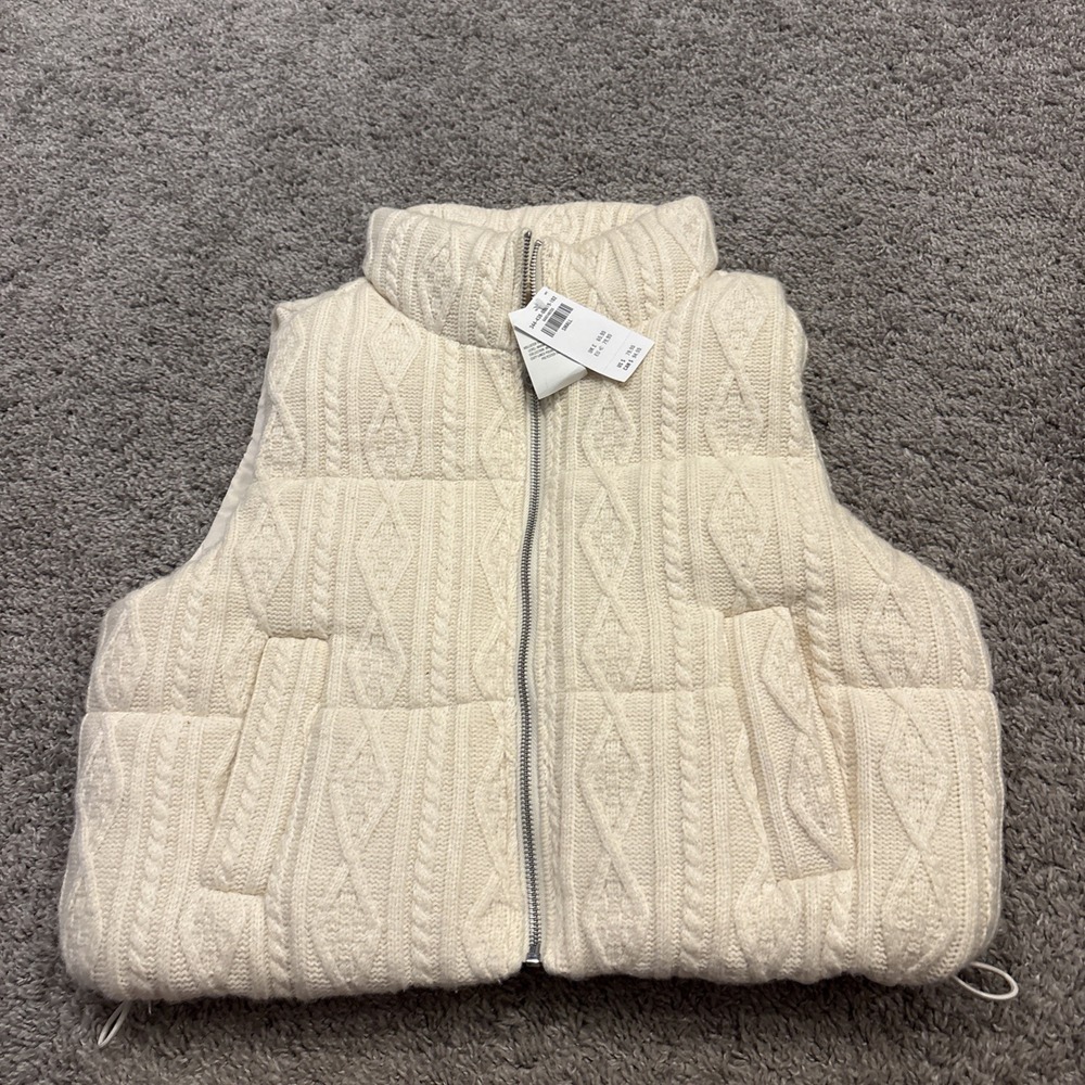 NEW Hollister Cream Cable Knit Insulated Puffer Vest Full Zip Pockets Small S